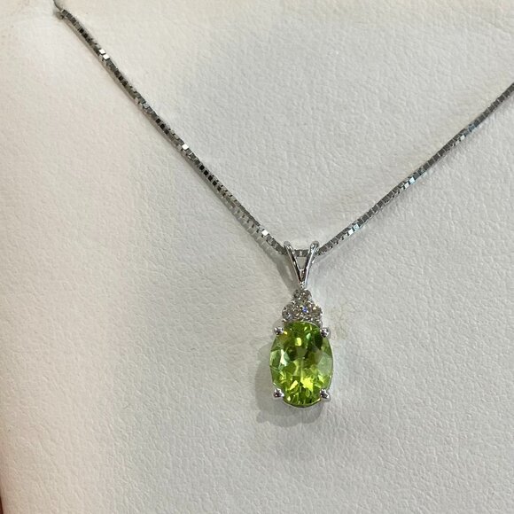 Peridot And Diamond White Gold Necklace - Picture 4 of 5